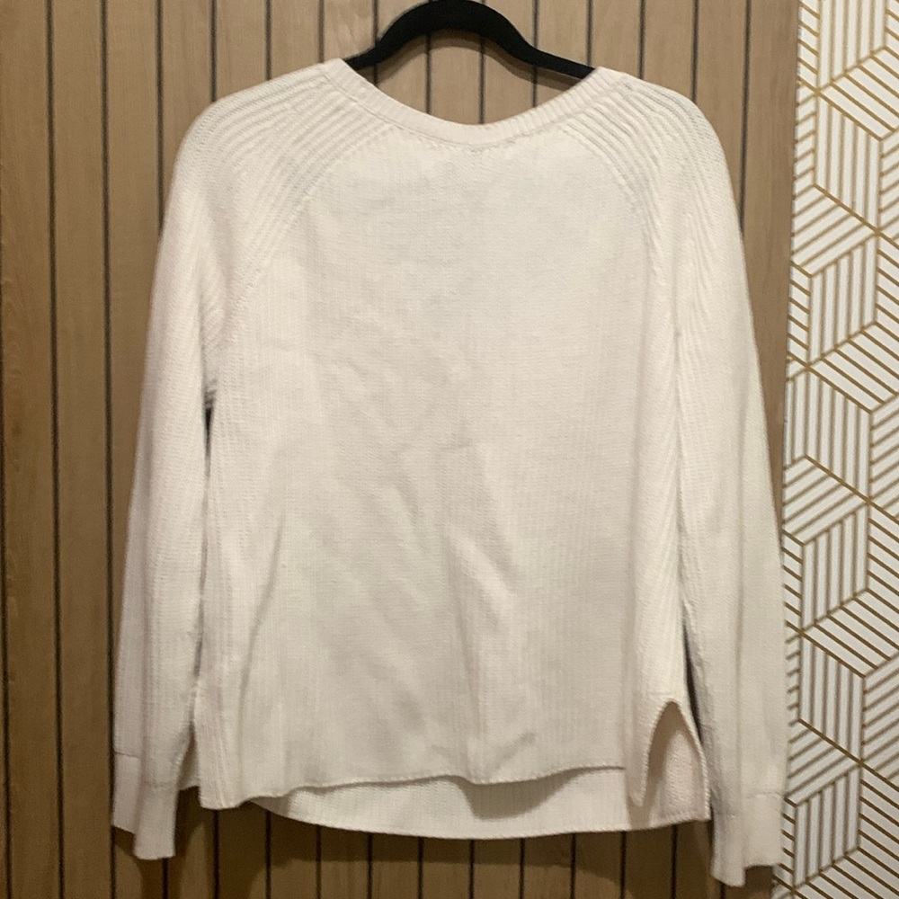 Set of 2 Banana Republic White Sweaters - Picture 2 of 6